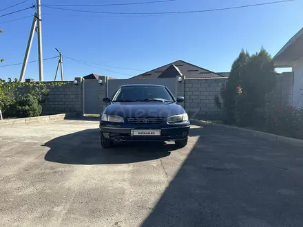 Toyota Camry 1997 года за 3 800 000 тг. в Талдыкорган – фото 2