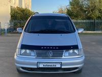 Volkswagen Sharan 1998 годаүшін2 400 000 тг. в Уральск