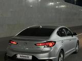 Hyundai Elantra 2019 года за 8 000 000 тг. в Шымкент – фото 2