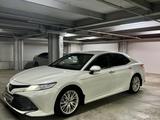 Toyota Camry 2020 года за 14 500 000 тг. в Астана – фото 2