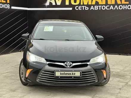 Toyota Camry 2015 года за 8 650 000 тг. в Атырау – фото 3