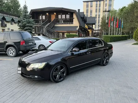 Skoda Superb 2014 года за 8 500 000 тг. в Алматы – фото 2