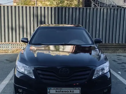 Toyota Camry 2011 года за 6 600 000 тг. в Атырау