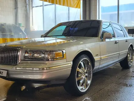 Lincoln Town Car 1996 года за 10 000 000 тг. в Астана – фото 44