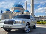 Lincoln Town Car 1996 годаfor10 000 000 тг. в Астана