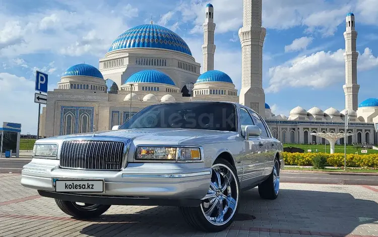 Lincoln Town Car 1996 годаүшін10 000 000 тг. в Астана