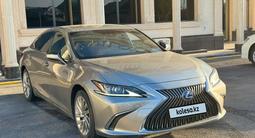 Lexus ES 300h 2019 года за 17 200 000 тг. в Шымкент – фото 2