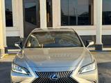 Lexus ES 300h 2019 годаүшін17 200 000 тг. в Шымкент – фото 3