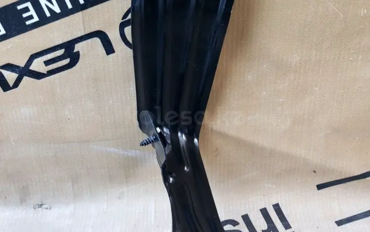 Rear Right Bracket (Задний правый кронштейн) за 10 000 тг. в Шымкент