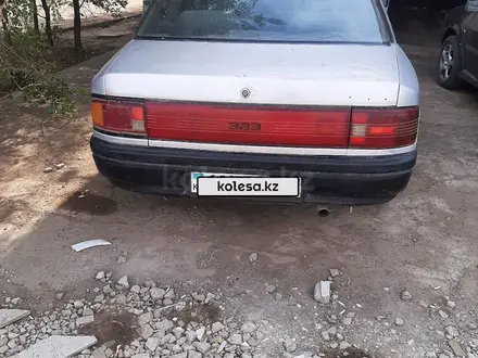 Mazda 323 1992 года за 550 000 тг. в Уральск – фото 2
