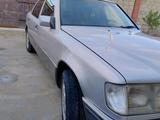 Mercedes-Benz E 200 1993 годаfor1 500 000 тг. в Шымкент