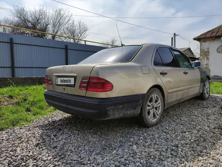 Mercedes-Benz E 220 1997 года за 1 600 000 тг. в Шымкент – фото 7