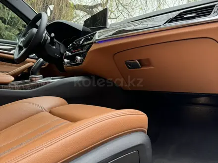 BMW 540 2018 года за 25 000 000 тг. в Алматы – фото 13