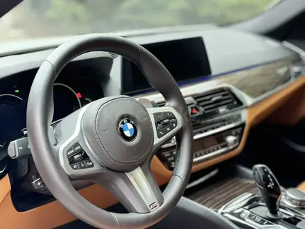 BMW 540 2018 года за 25 000 000 тг. в Алматы – фото 15