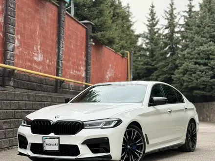 BMW 540 2018 года за 25 000 000 тг. в Алматы – фото 16