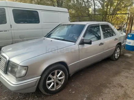 Mercedes-Benz E 200 1992 года за 1 500 000 тг. в Караганда