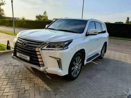 Lexus LX 570 2016 года за 47 800 000 тг. в Алматы – фото 25