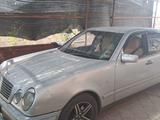 Mercedes-Benz E 230 1996 года за 1 800 000 тг. в Шымкент – фото 2