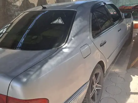 Mercedes-Benz E 230 1996 года за 1 500 000 тг. в Шымкент – фото 5