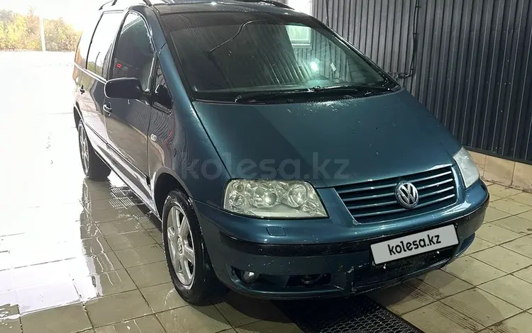 Volkswagen Sharan 2002 года за 3 100 000 тг. в Уральск