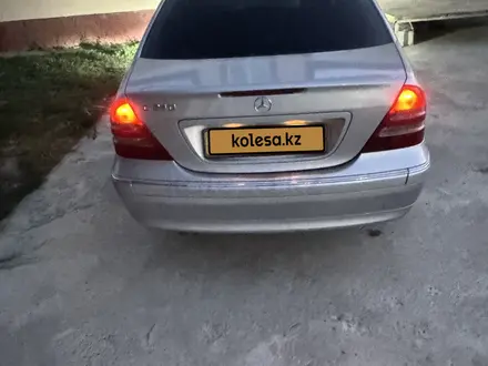 Mercedes-Benz C 240 2002 года за 2 500 000 тг. в Атырау – фото 4