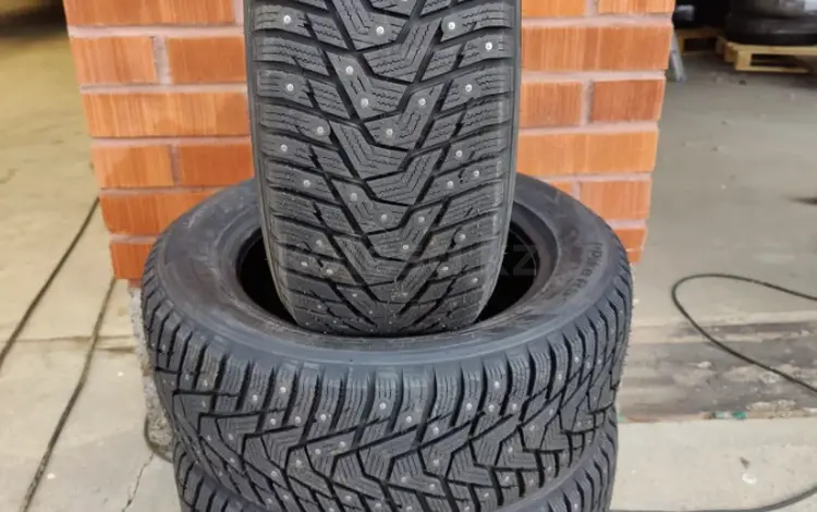 215-55-17 Hankook W429 Winter I-Pike RS2 за 62 000 тг. в Алматы