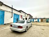 Mercedes-Benz E 280 1999 годаfor4 000 000 тг. в Актау – фото 3