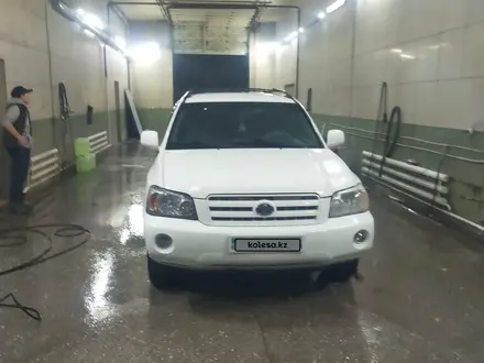 Toyota Highlander 2005 года за 7 000 000 тг. в Усть-Каменогорск – фото 2