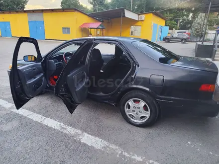 Toyota Camry 2001 года за 2 500 000 тг. в Алматы – фото 11