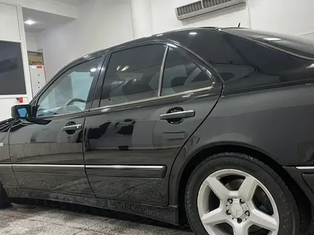 Mercedes-Benz E 320 1998 года за 3 200 000 тг. в Астана – фото 14