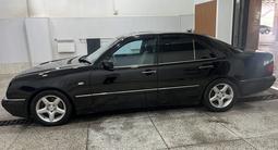 Mercedes-Benz E 320 1998 года за 3 200 000 тг. в Астана – фото 4