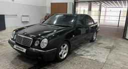 Mercedes-Benz E 320 1998 года за 3 200 000 тг. в Астана – фото 2
