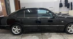 Mercedes-Benz E 320 1998 года за 3 200 000 тг. в Астана – фото 5