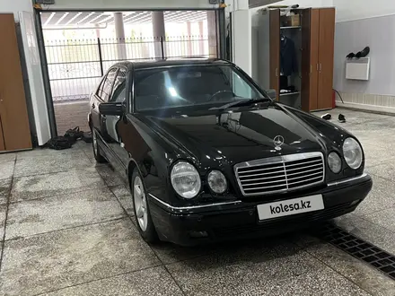 Mercedes-Benz E 320 1998 года за 3 200 000 тг. в Астана – фото 6