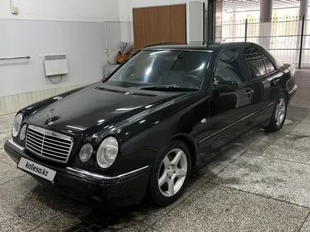 Mercedes-Benz E 320 1998 года за 3 200 000 тг. в Астана – фото 8