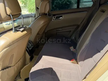 Mercedes-Benz S 550 2006 года за 8 000 000 тг. в Актобе – фото 10