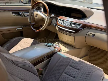 Mercedes-Benz S 550 2006 года за 8 000 000 тг. в Актобе – фото 7