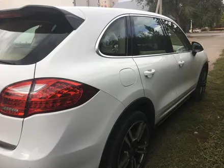 Porsche Cayenne 2012 года за 13 000 000 тг. в Уральск – фото 2