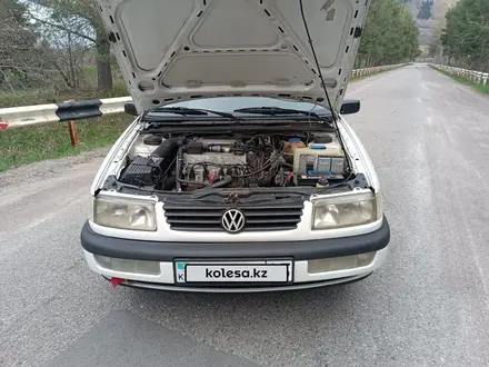 Volkswagen Passat 1995 года за 2 350 000 тг. в Алматы – фото 21