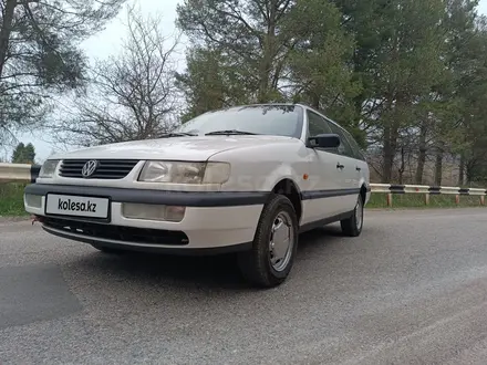 Volkswagen Passat 1995 года за 2 350 000 тг. в Алматы – фото 4