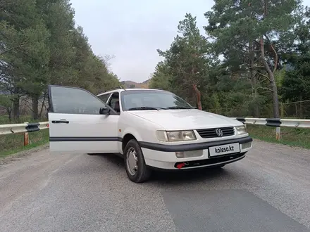 Volkswagen Passat 1995 года за 2 350 000 тг. в Алматы – фото 6