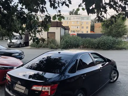 Toyota Camry 2014 года за 5 800 000 тг. в Актобе – фото 3