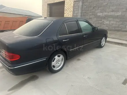 Mercedes-Benz E 200 1999 года за 3 200 000 тг. в Кызылорда – фото 2