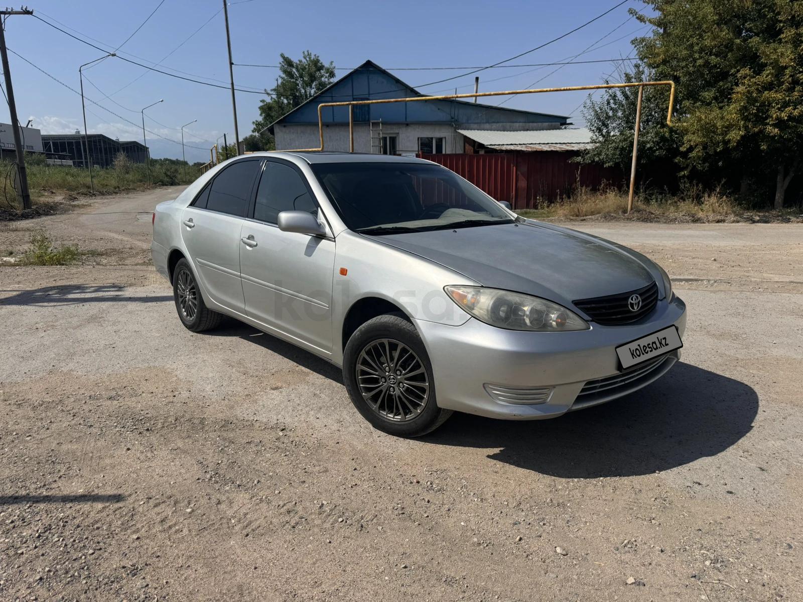 Toyota Camry 2004 г.