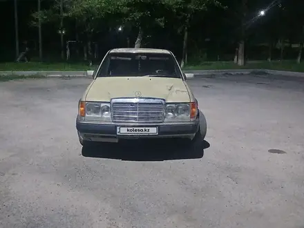 Mercedes-Benz E 230 1991 года за 1 200 000 тг. в Шымкент