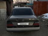 Mercedes-Benz E 220 1991 года за 1 000 000 тг. в Алматы – фото 4