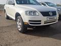 Volkswagen Touareg 2005 года за 4 000 000 тг. в Астана