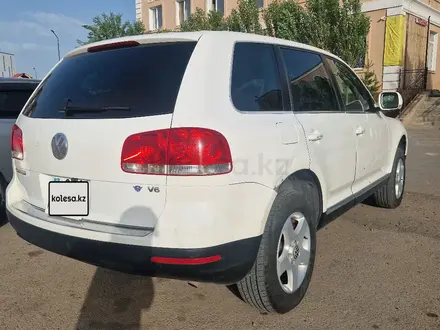 Volkswagen Touareg 2005 года за 4 000 000 тг. в Астана – фото 3