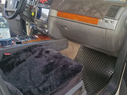 Volkswagen Touareg 2005 года за 4 000 000 тг. в Астана – фото 7