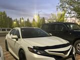 Toyota Camry 2022 года за 13 900 000 тг. в Актобе